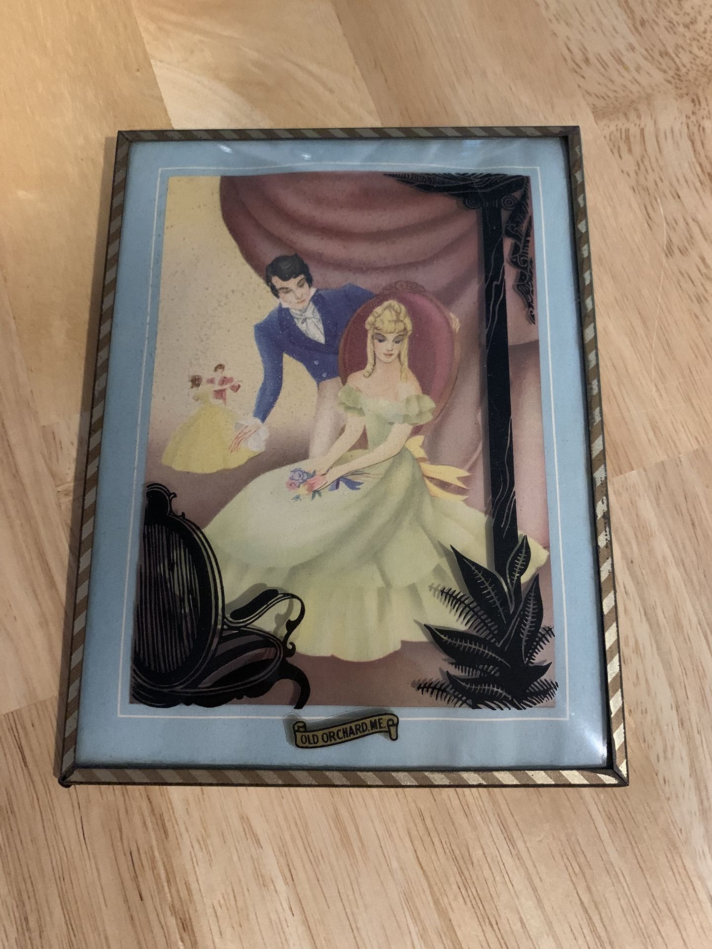 Vintage Framed Bubble Glass Silhouette Picture