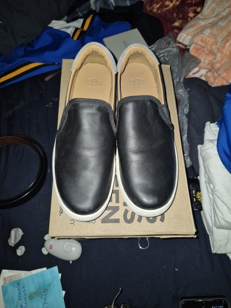 UGGS Women's Size 7.5 Black Slip On Shoes