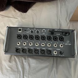 Behringer XR16 Mixer