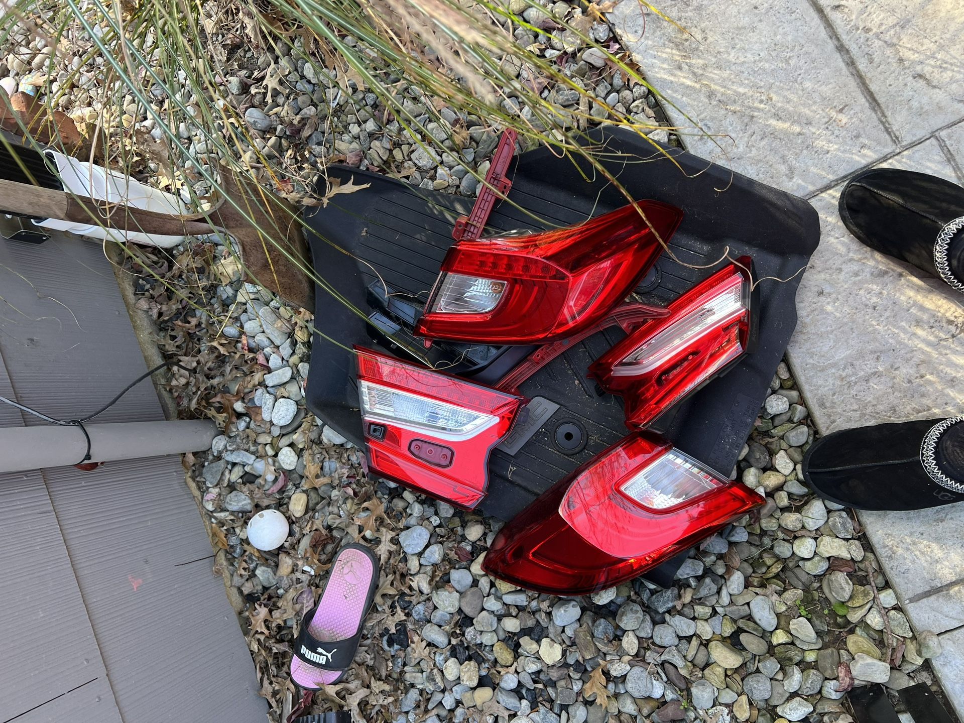 Honda accord 10th gen stock tail lights