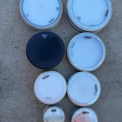 Huge Drum Heads Lot – Evans / Remo / Yamaha – 73 pcs – Many Sizes