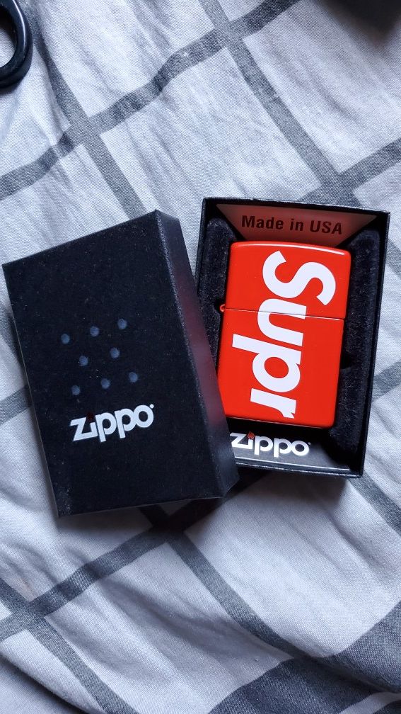 Supreme zippo