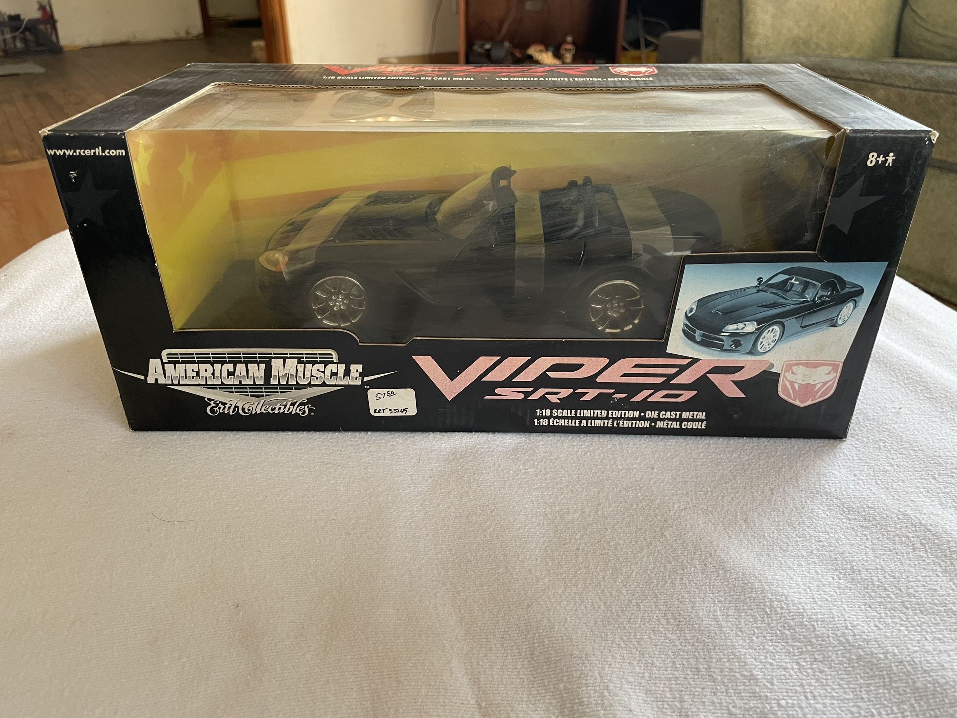 American Muscle ERTL Collectibles Viper SRT-10 1:18 Die Cast Metal Car