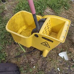 Rubbermaid Mop Bucket
