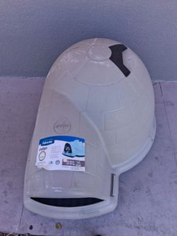 Petmate Indigo Igloo Dog House 50-90 lb