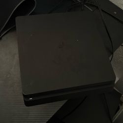 PS4 And Moniter Don’t Have Controller 