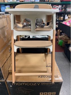 Momcozy DinerPal High Chair - White