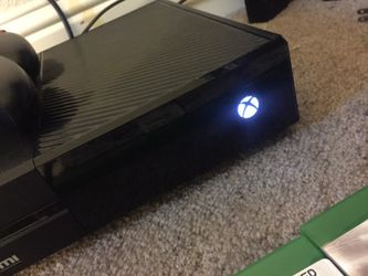 XBOX ONE 2 CONTROLLERS