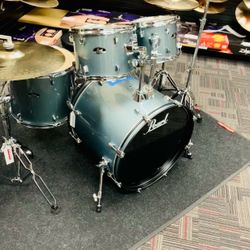 Pearl Drum Kit 5 Piece With Chair