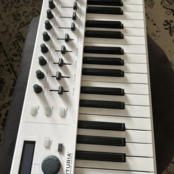 KeyLab 88 Arturia MIDI Keyboard