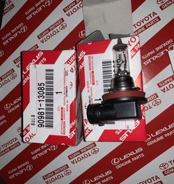 H11 Toyota head light bulb OEM part ablo español
