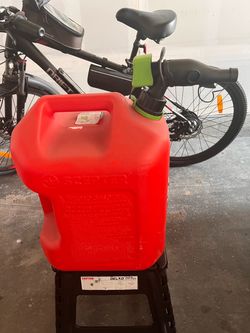 5 Gallon gas can by Scepter