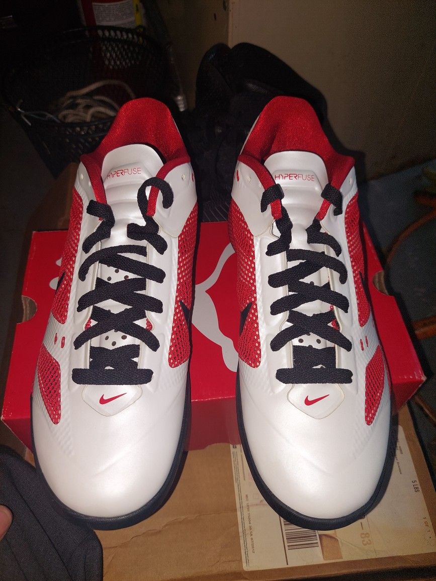 Nike Zoom Hyperfuse 2011 Low
White/Black-Sport Red
454137-101