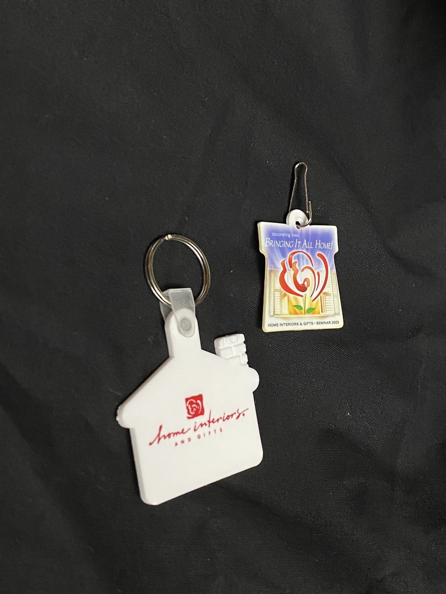 Home interior and gifts House Logo Keychains Holder 