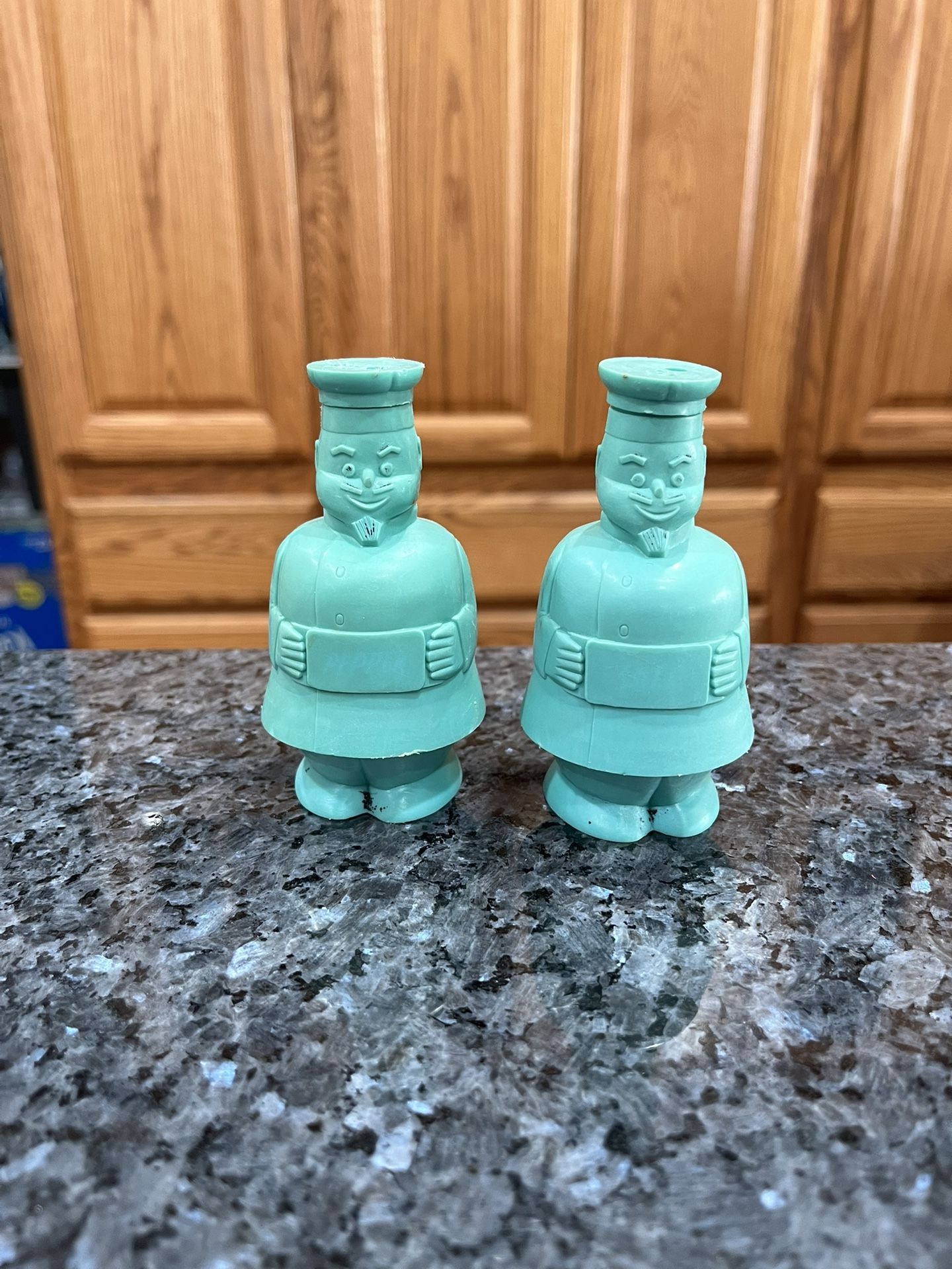 Vintage plastic Pair of Salt and Pepper Shakers. Size approximately 4 inches tall. Preowned.
