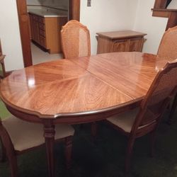 Dining Table With Two Inserts And Four Chairs