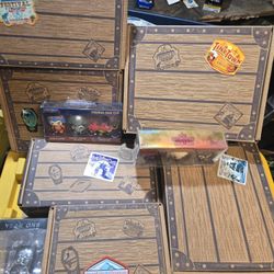 Funko Disney Treasure Boxes. + Suicide Squad & He-man +Steamboat Willie Pop 