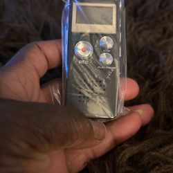 Digital voice recorder