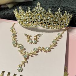 Quinceañera Gold Crown Earrings And Necklace 