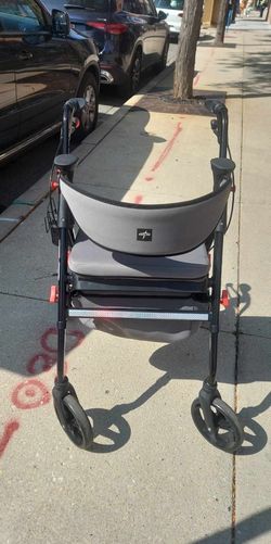 MEDLINE PREMIUM EMPOWER ROLLATOR WITH SEAT