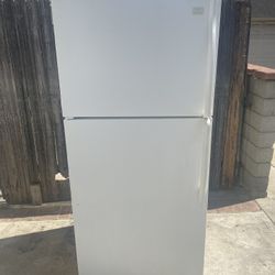 Delivery Available / Whirlpool Medium Size Refrigerator Fridge