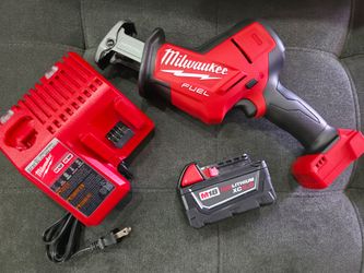 Milwaukee M18 FUEL HACKZALL Reciprocating Saw kit with One 5.0Ah Battery and Charger