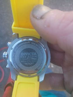 Invicta pro divers watch 27978 yellow