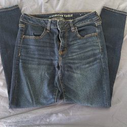 American Eagle Size 8 Short Jeans 
