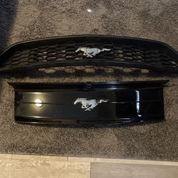 Ford Mustang Front Grill And Back Deck Lid