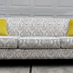 Beautiful Design Sofa 