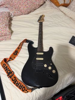 Squire Stratocaster Oyster Pickups and Tuner Knobs