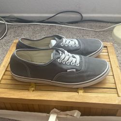 Classic Vans Oldskool Sk8 Sneakers Unisex: Size 7 Men’s And 8.5 Women’s As Shown In Size Tag