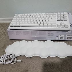 LOGITECH G-713 GAMING KEYBOARD FOR PC/MAC WITH PALM REST