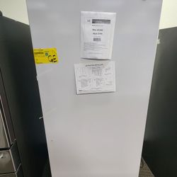 Garage Ready 21.3 cu. ft Frost Free Defrost Upright Freezer