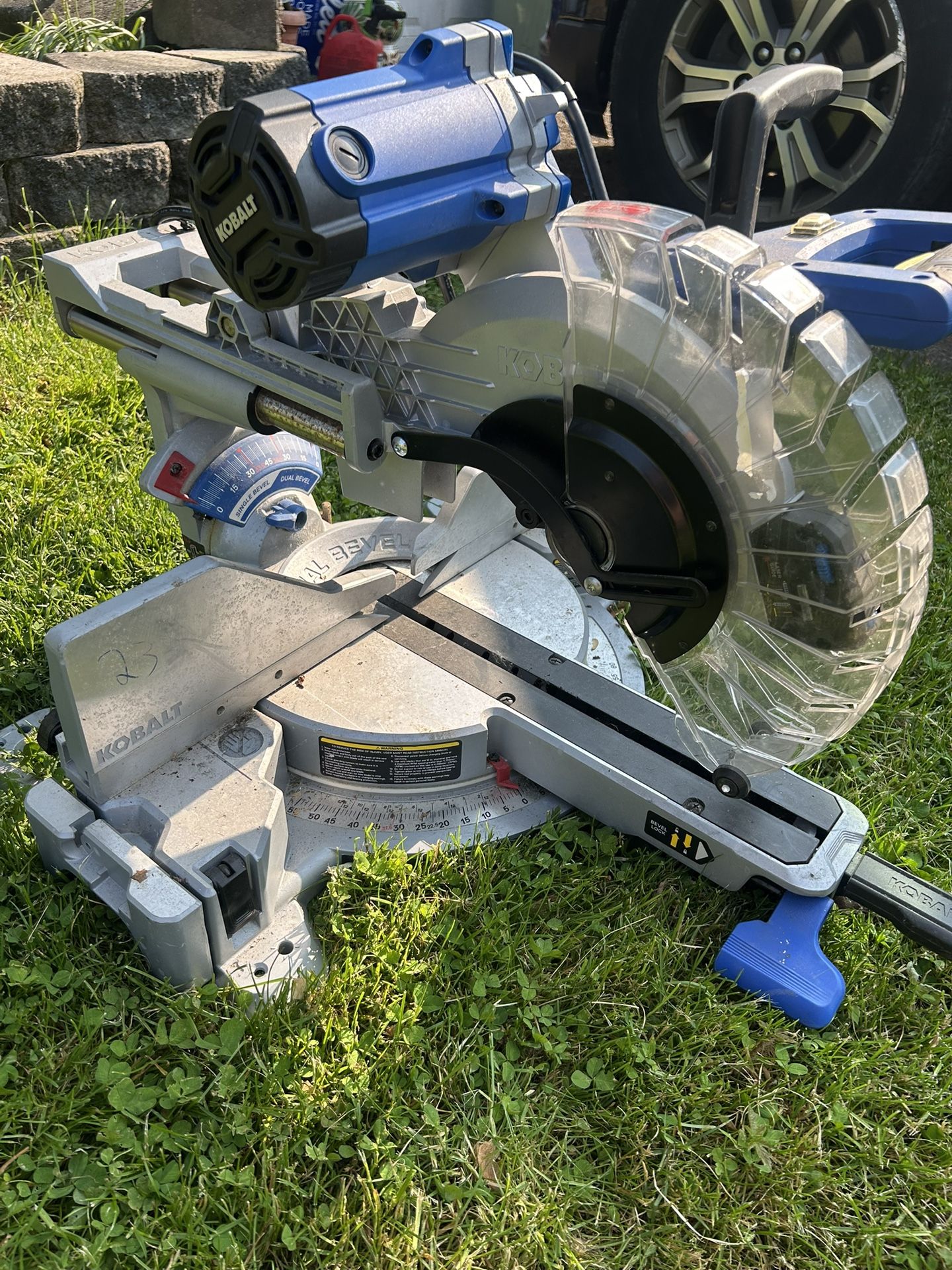 Kobalt 12in 15amp Dual Bevel Sliding Compound Corded Miter Saw