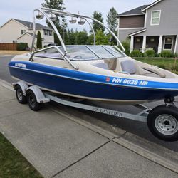 2004 Boat Glastron GX205 