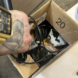 Chat chew equipment, white multiple guns multiple machines and multiple power supplies pedals wiring some disposable tips needles autoclave  brand new