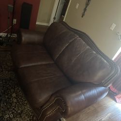 Leather loveseat - Very Nice