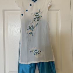 Girl’s Vietnamese Outfit Ao Dai Size 4