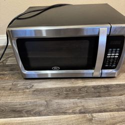 Oster Microwave