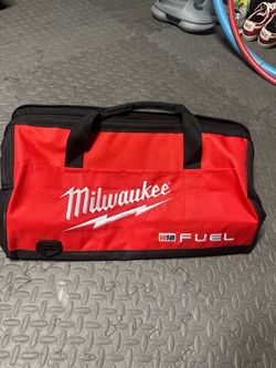 Milwaukee contractor bag new