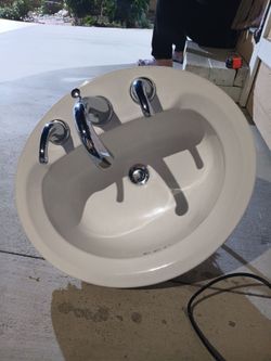 White sink
