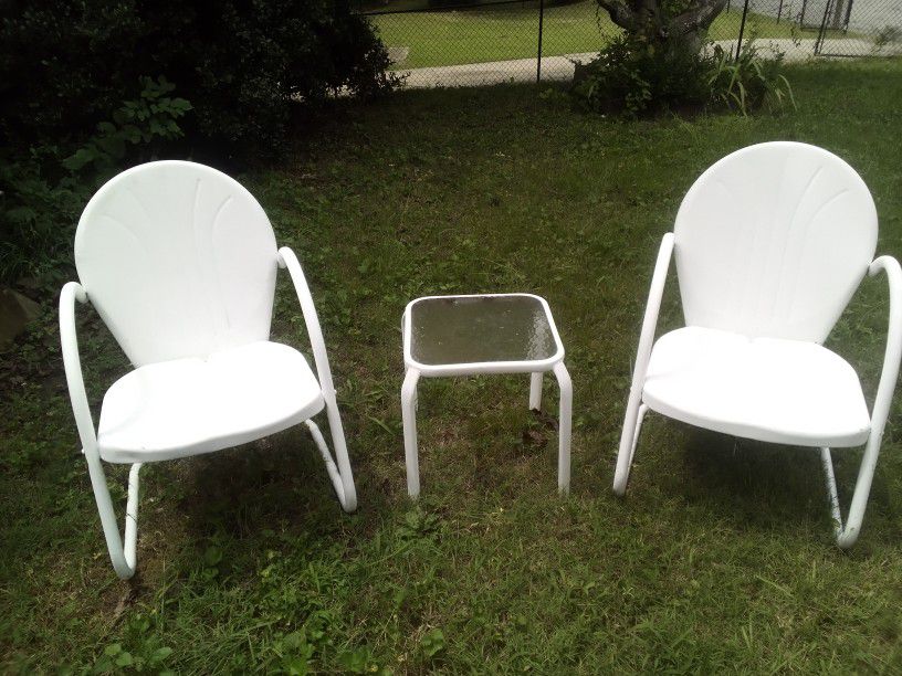 Patio Furniture Set - 2 Chairs & Table 