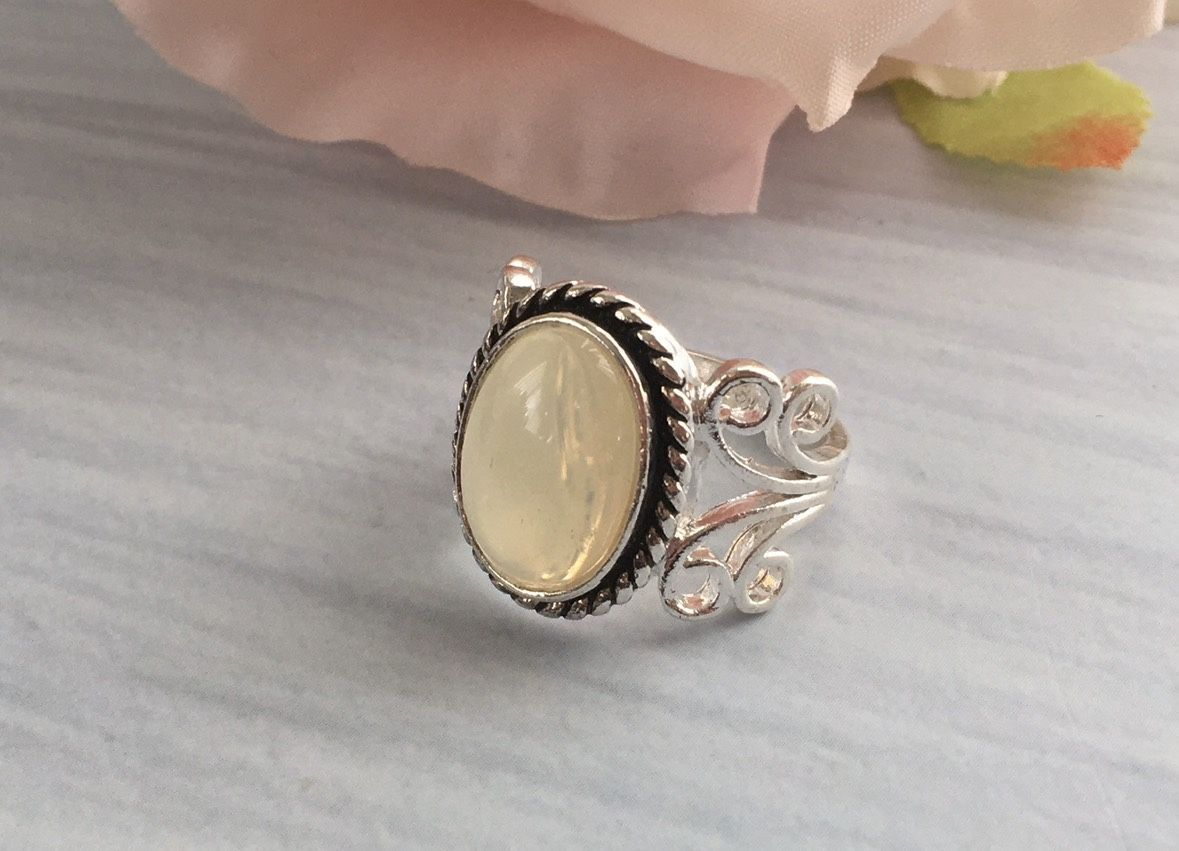 Vintage Style Moonstone Ring, Size 9