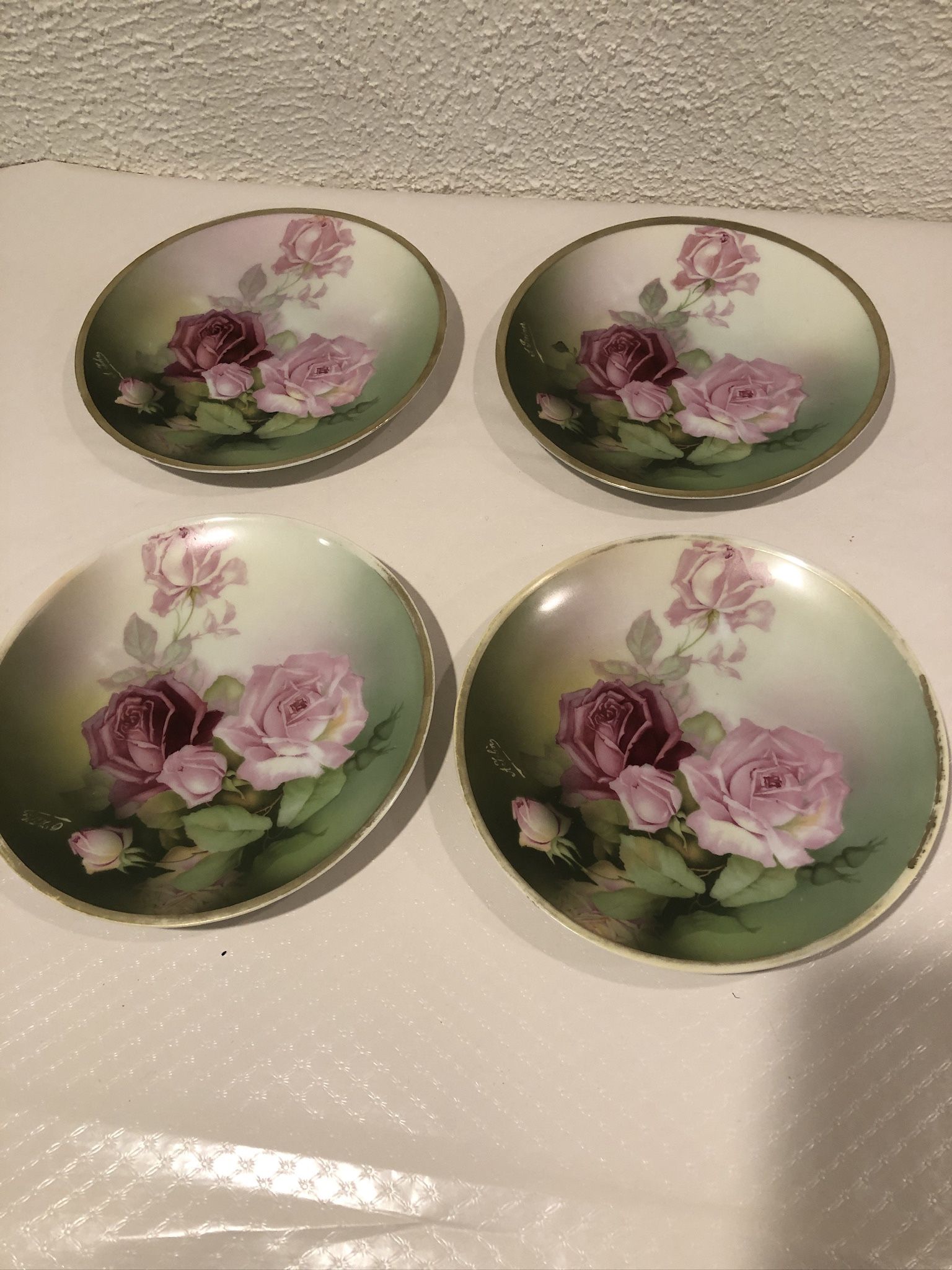 Collection of 4 Antique Thomas Sevres Bavaria Mentone Roses Hand Painted 7.50" SIGNED This product is an antique decorative plate made by Thomas Sevre