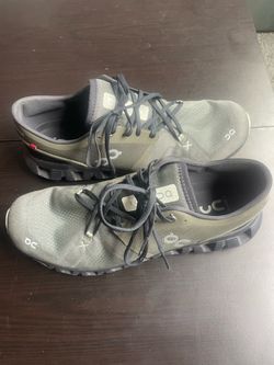 On cloud X 4 size 11.5 men’s