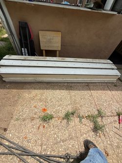 White vinyl fence. Not Free, shoot an offer.