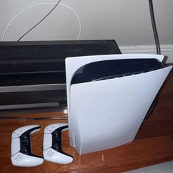 PlayStation 5 PS5 (Disk)  With 2 DualSense controllers