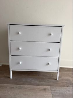 2 Nightstands/Dressers