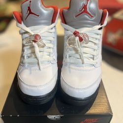 Women’s Air Jordan Retro 5 Fire Red ( Grade School)